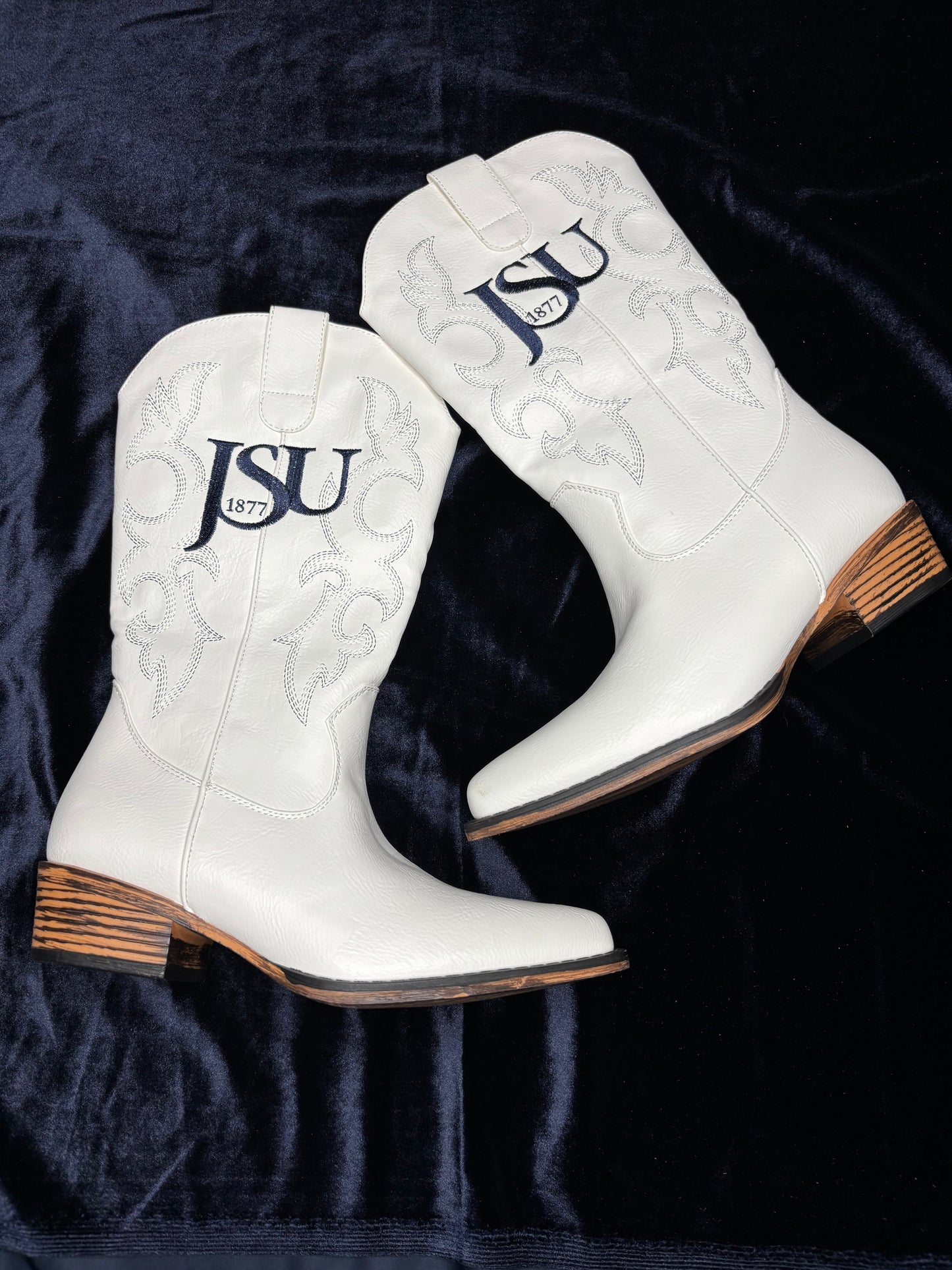 Custom Embroidered Cowboy Boots (READ DESCRIPTION)